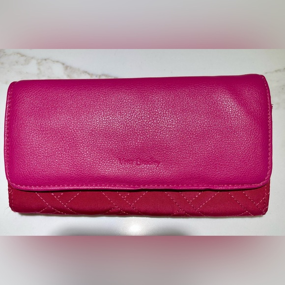 VERA BRADLEY Vintage Hot pink, faux leather trim wallet - Picture 2 of 5